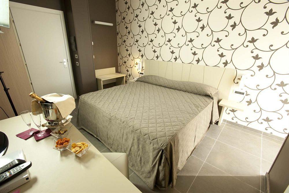 Rolling Hotel คาโซริอา ภายนอก รูปภาพ