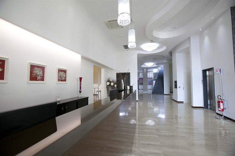 Rolling Hotel คาโซริอา ภายนอก รูปภาพ