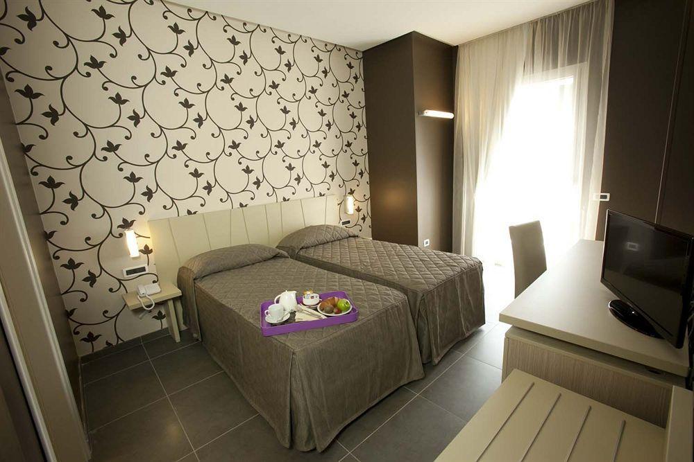 Rolling Hotel คาโซริอา ภายนอก รูปภาพ