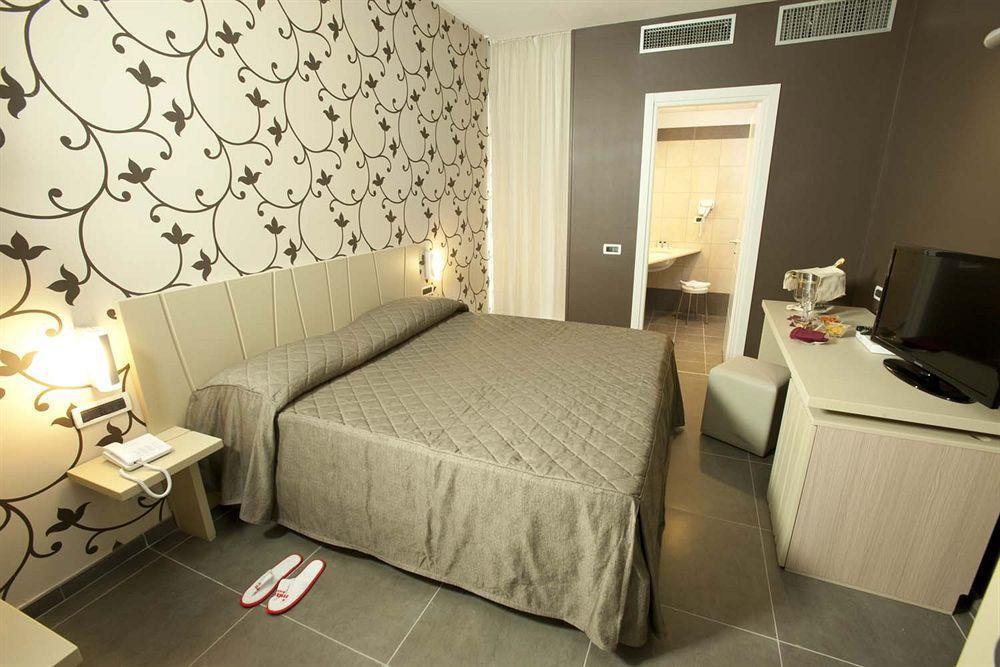 Rolling Hotel คาโซริอา ภายนอก รูปภาพ